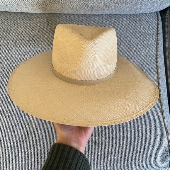LIKE NEW Cuyana Hat - Picture 11 of 16